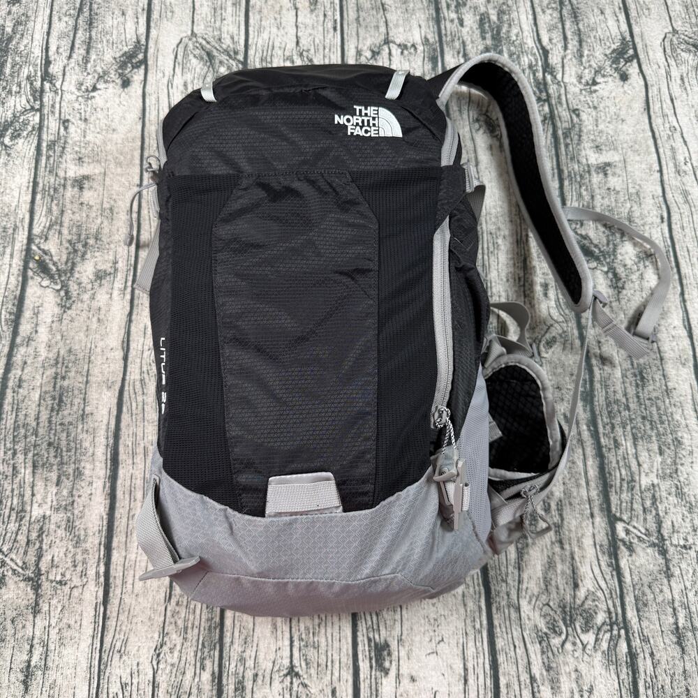 The North Face Litus 22 Backpack Black Gray Hiking Daypack Nylon L/XL - Picture 2 of 15